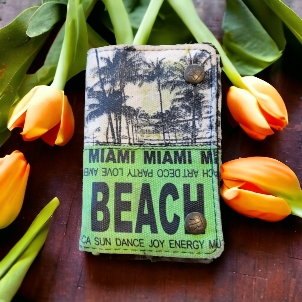 Robin Ruth Miami Beach Wallet - Picture 2 of 7